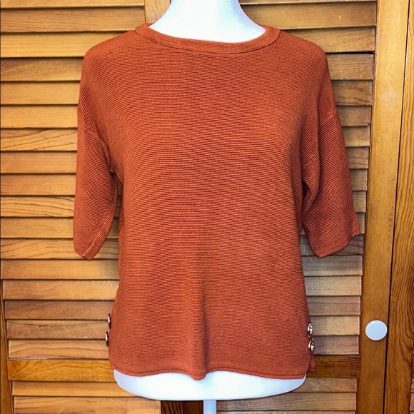 Rust Orange Knit Top with Side Buttons - Picture 2 of 8